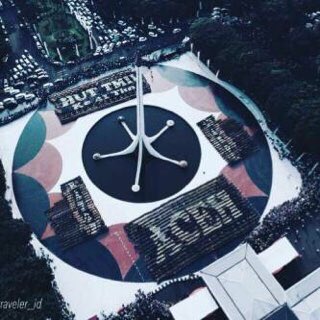 Ratoh jaroe massal 6600 penari dalam rangka menyambut HUT TMII-41 pd tgl 24 April 2016 di tugu api TMII