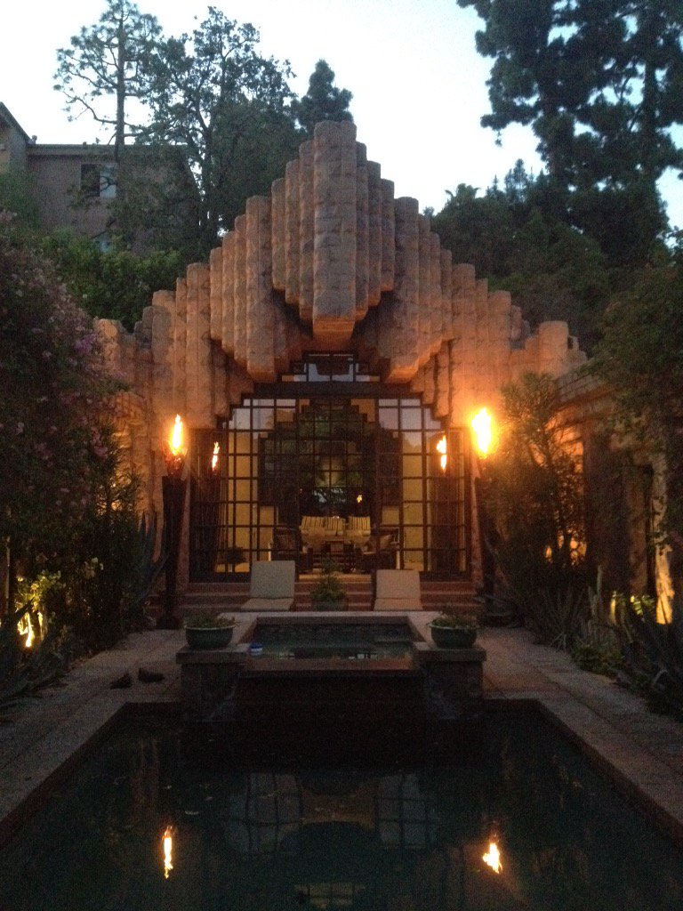 aaronharv's tweet image. Sowden house. #lloydwright