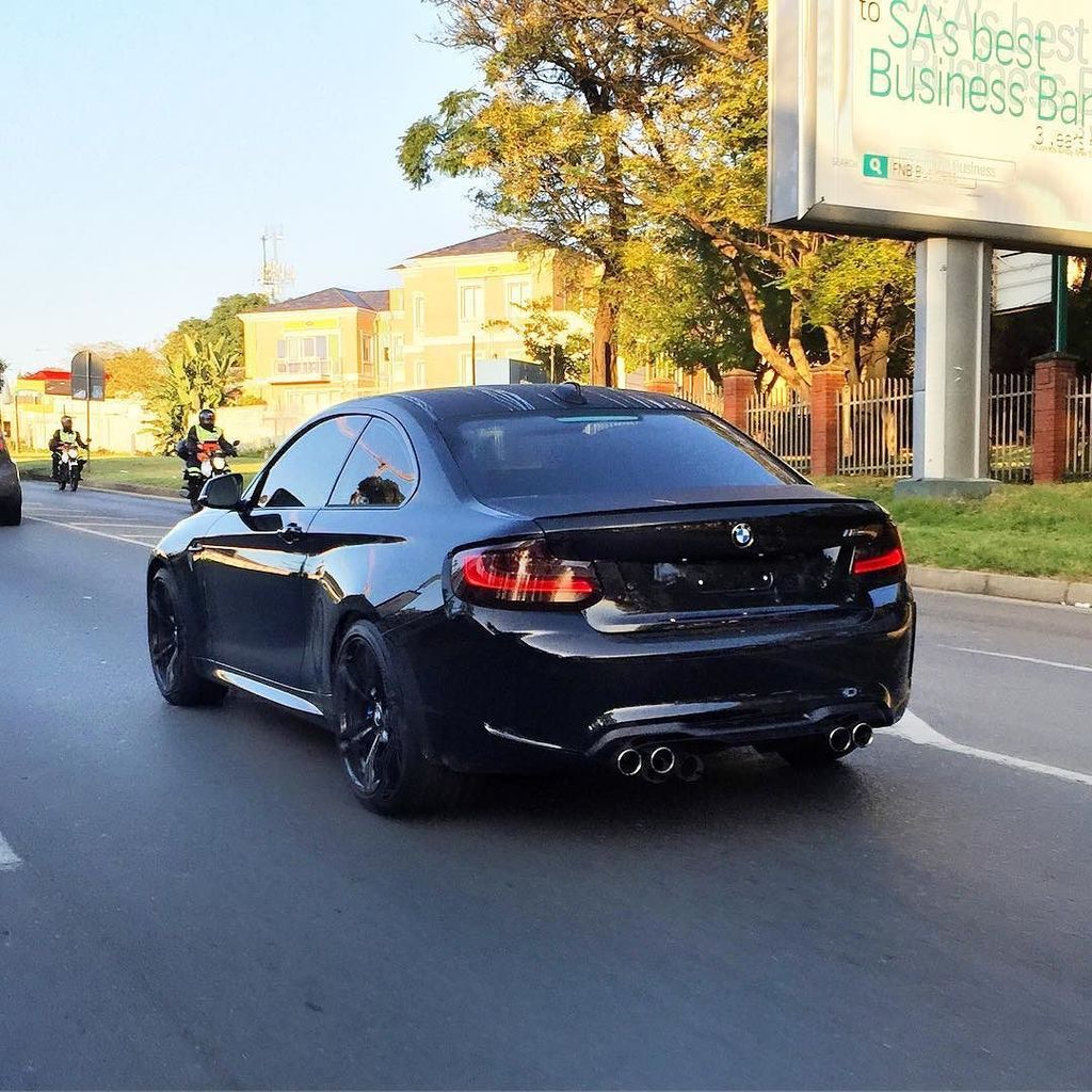 Zero2Turbo's tweet photo. Flipping awesome moving shot of the new BMW M2 in Sapphire Black by @calebjschroeter 👌

#BMW #M2 #BMWM2 #exoticspot… https://t.co/qIKiqarFMO