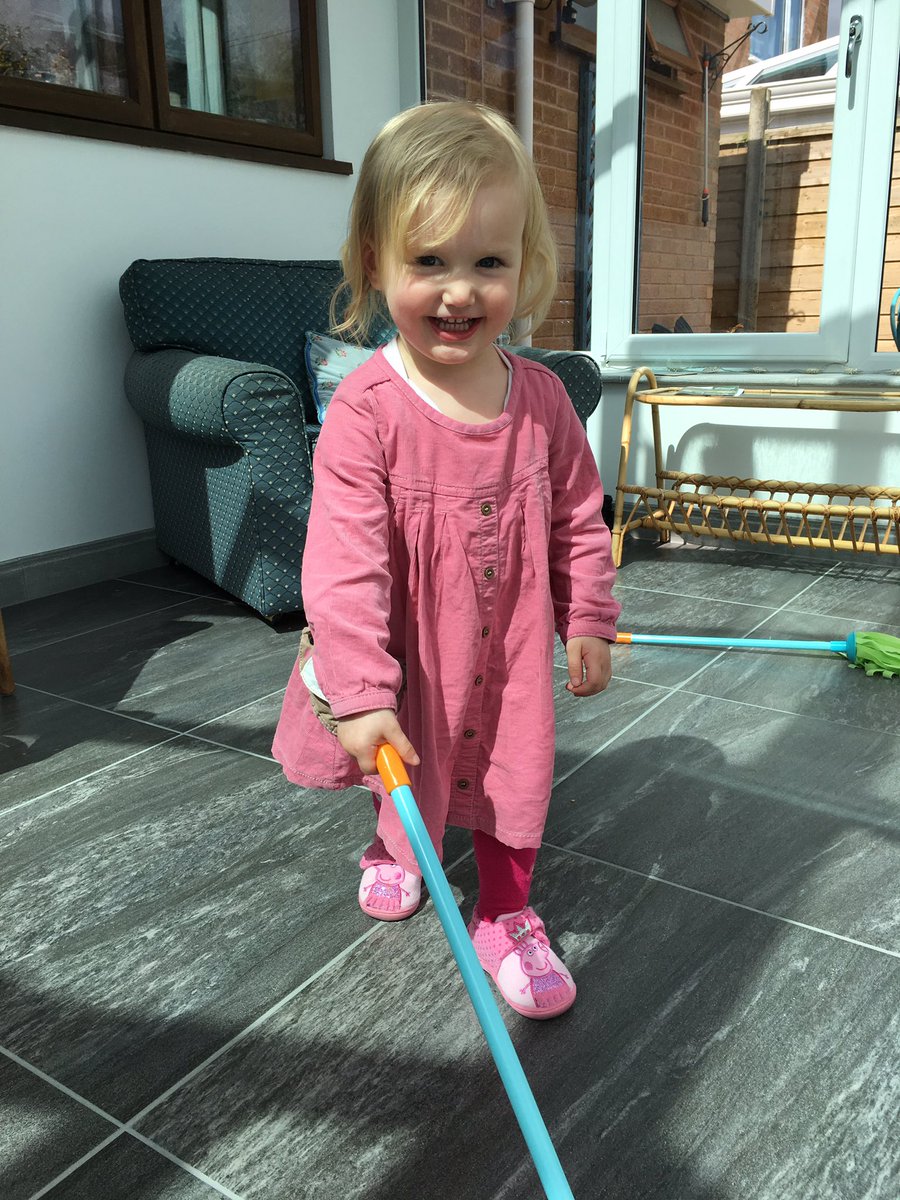 francesca male tweet media