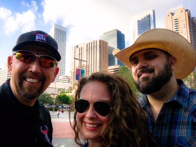 RealGeoLindsey's tweet photo. Our first #Dadvention - cars should have 2 horns...alert horn & a PUNISHMENT Horn! Who's with us? #TheMorningBull https://t.co/MAiitlpS1M