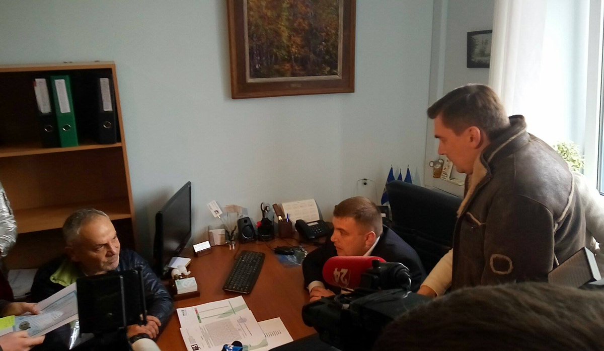 24tvua's tweet image. Присутні #Власенко #Добродомов #Шустер