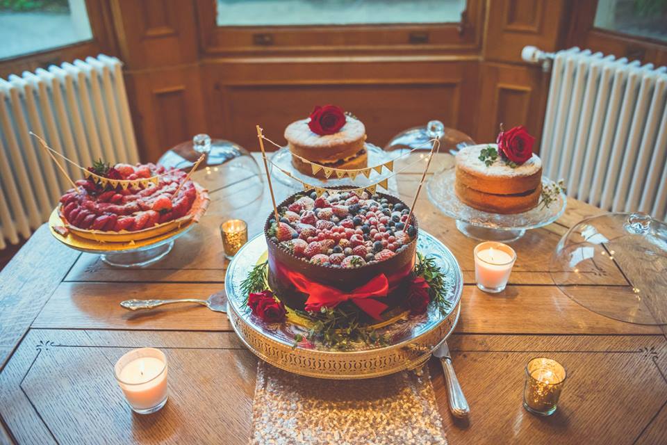 PuddingBridge's tweet photo. Sweet treats and sequins are a match made in heaven <3 #PuddingBridge https://t.co/Lq4sHlQ6xc
