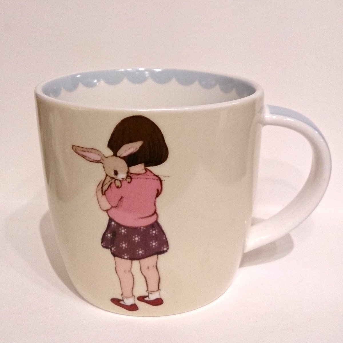 横浜の小さな雑貨屋 Musette イギリス生まれ Belle Boo のシリーズから箱入りマグが登場 たっぷりサイズのマグには ほっこりイラストが この紙箱だけでも わくドキ 古 00 税 缶たちもかわいがってネ 古