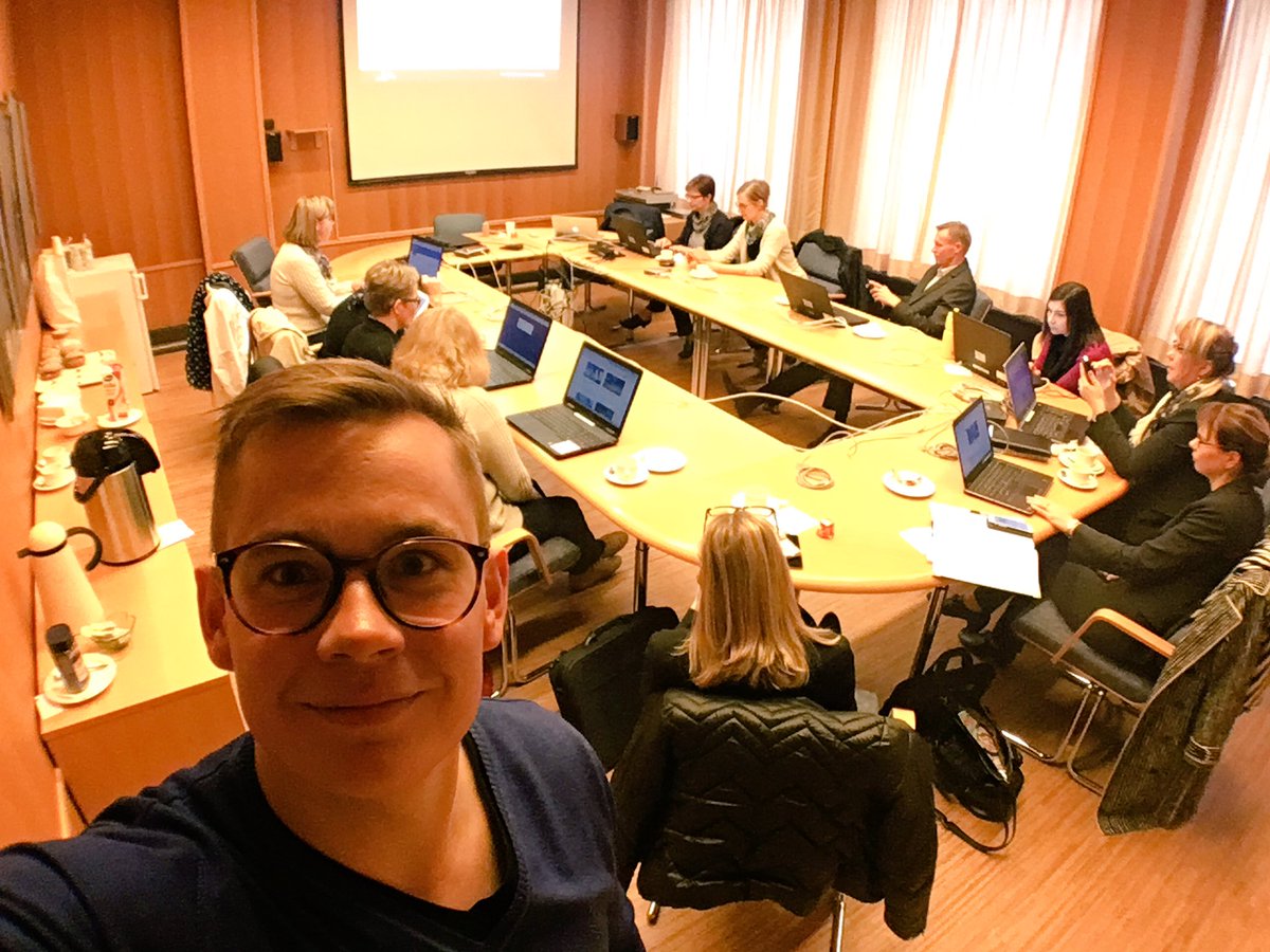 mikkorindell's tweet image. Twitter-treenit käynnissä @OPLounaismaa:lla. #pankkielämää