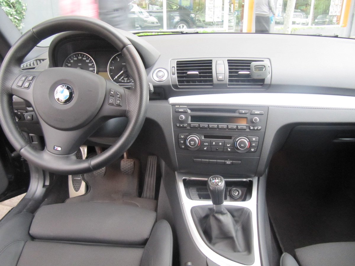 V6RENOVE's tweet photo. #OFERTA #BMW #118D #COUPE #2013 , Paquete M , Negro , km. 36.000, por 17.900 € 
https://t.co/kGquXC2bzR https://t.co/PT8TTut3xH