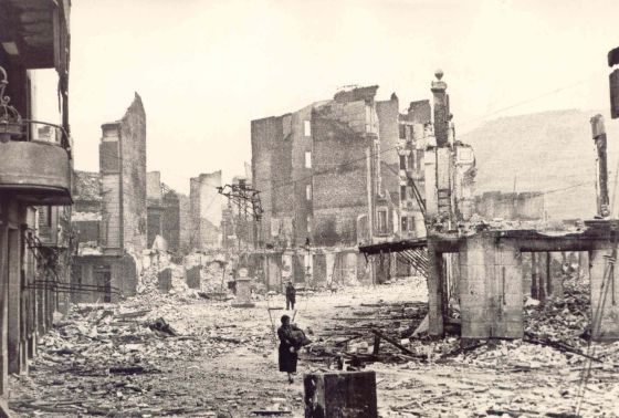 elpaisinenglish's tweet photo. ON THIS DAY: 26 April 1937, the Basque town of Gernika was bombed https://t.co/lzlokA1Z4V #Spain #history https://t.co/c3YE4O9VMb
