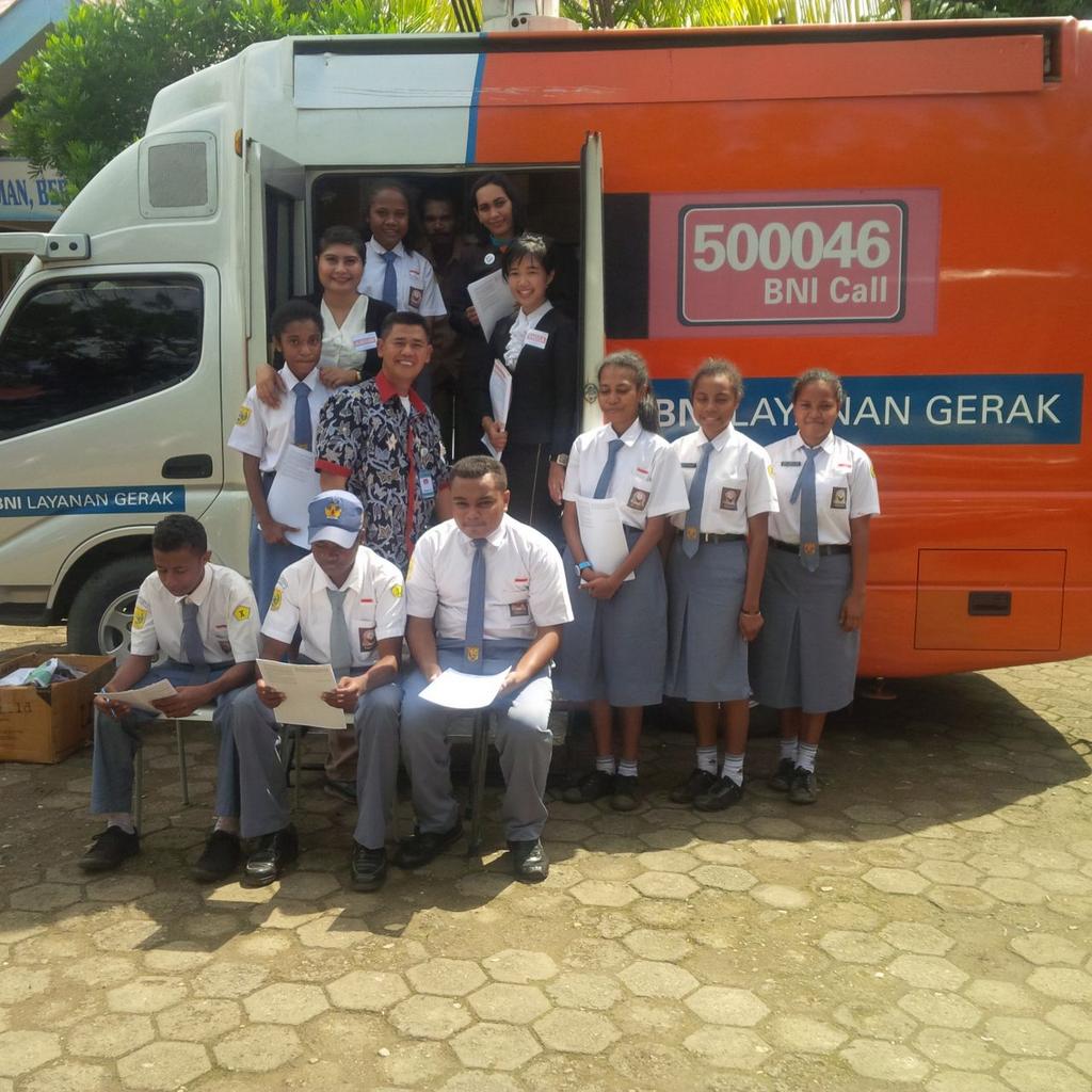 Penyaluran PIP, Bank BNI mendatangi sekolah SMAN 5 JAYAPURA yang letaknya paling jauh dari BNI.