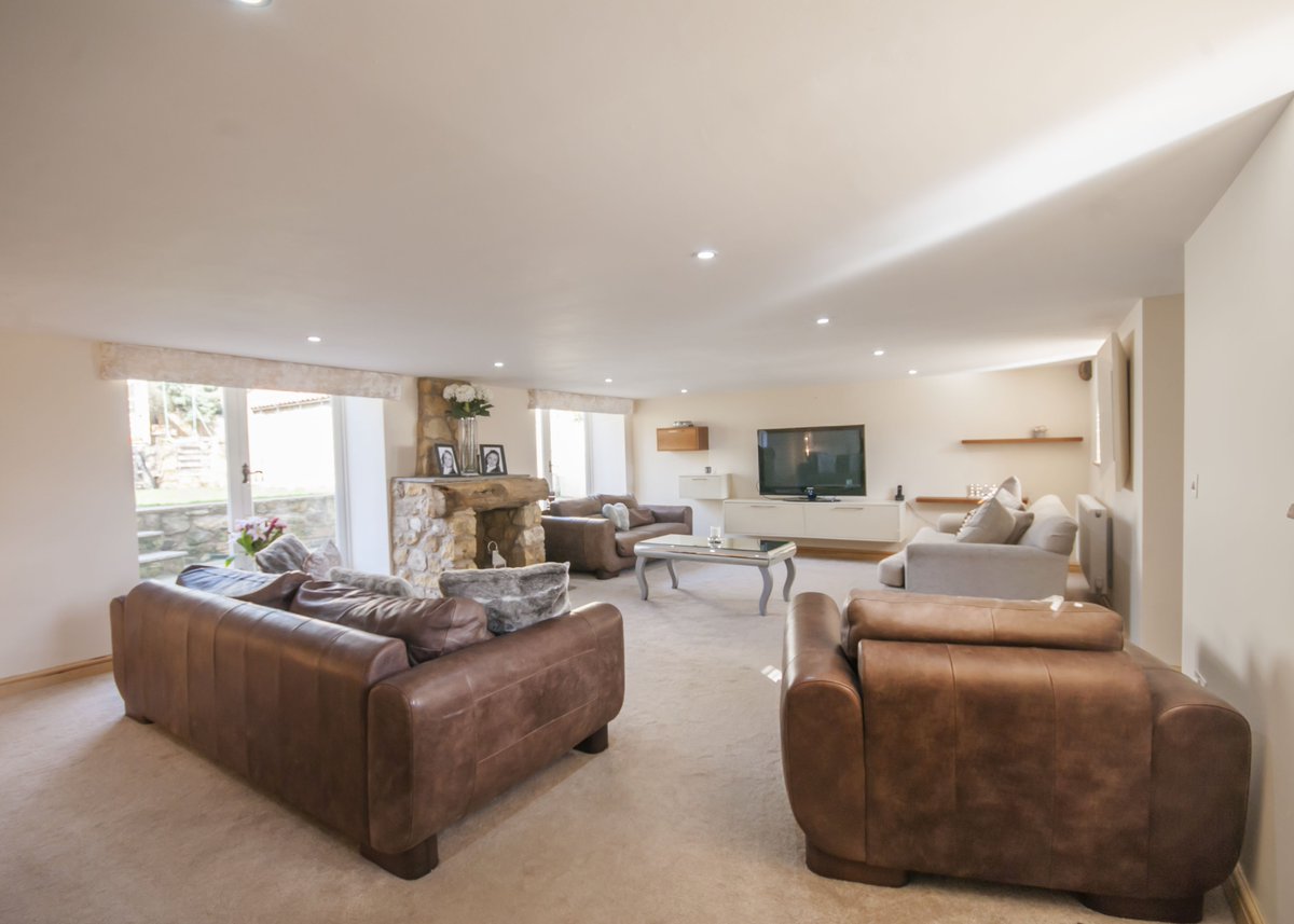 CCLtd_'s tweet image. #PerspectiveCorrection #peripheralvision #Naturallighting no such thing as a unphotogenic #property @ReedsRains