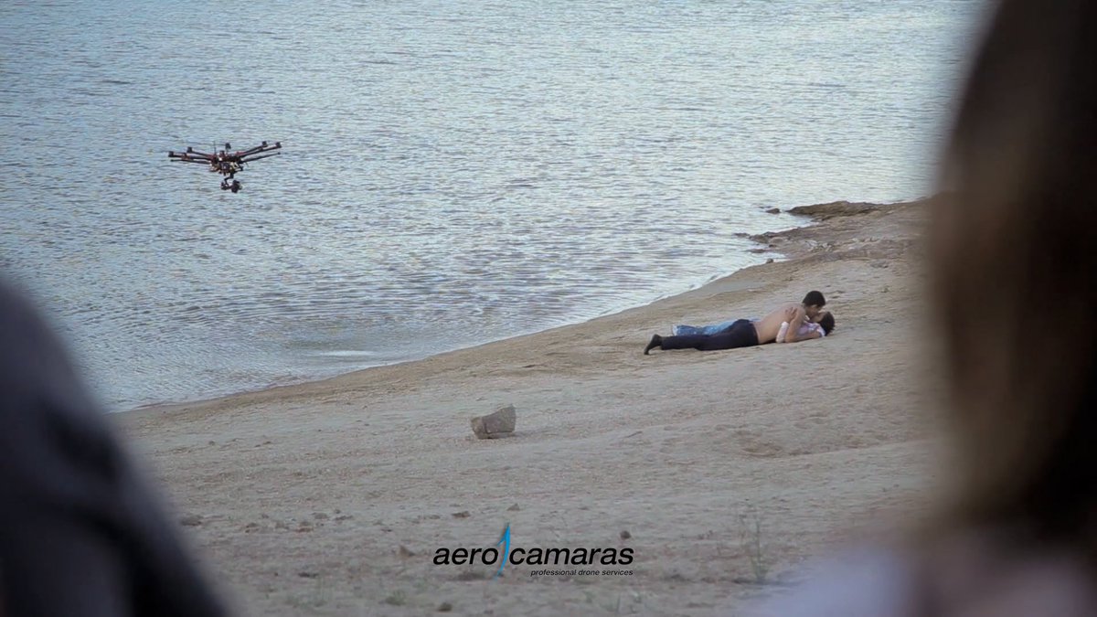 aerocamaras's tweet photo. #FelizMartes a todos.Os dejamos una imagen del #makingoff de la escena final de @ElPrincipe_tv.#aerocamaras #drones https://t.co/F1Btk79tPo