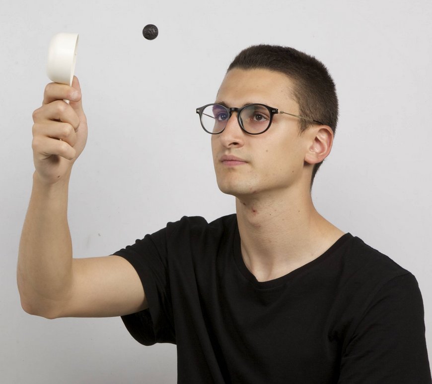 .<a href="/ReimagineFood/">REIMAGINE FOOD</a> impulsa #Nu4MAT i els seus particulars bombons voladors goo.gl/ZC7I5T #Alimentària2016