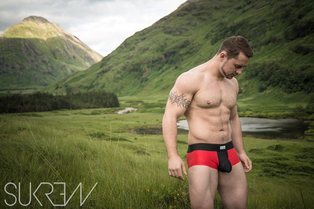 SUKREW's tweet photo. @SUKREW #PullingPants #PullingUp #PullingDown https://t.co/rnuN2aq9kf https://t.co/Mn2MyXCDbs