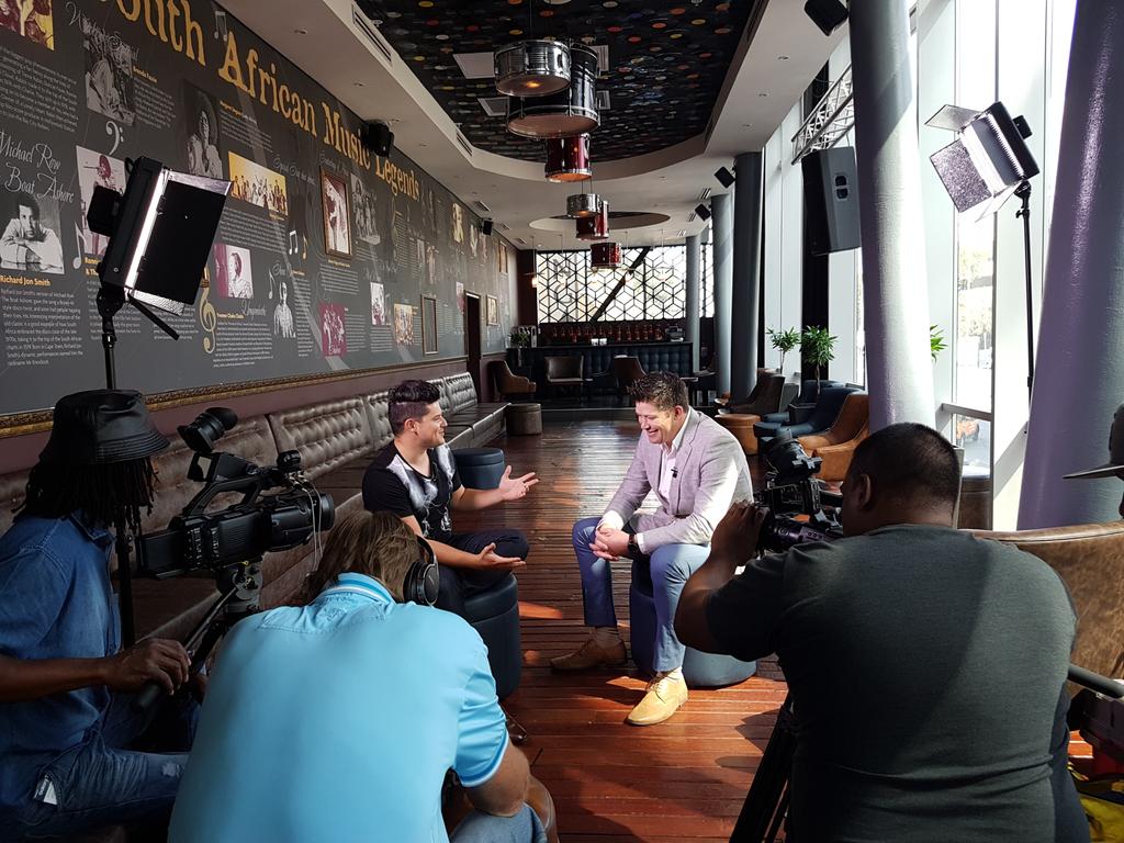 EntertainerZA's tweet photo. Filming with @LeeRoyWright for @190ED! Keep an eye out here to see when you can catch us on DSTV ๐ #LiveMore https://t.co/V0xfmMjQpG