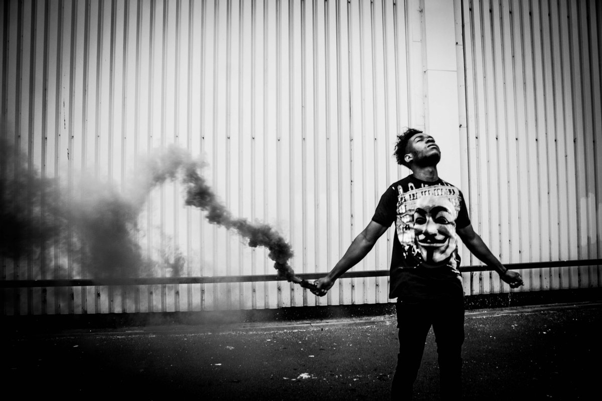 DevilRunsARiot's tweet image. Tee: Mask Model: Daniel Braimah Price: £35
@tshirtforums @tshirtmagazine @hideyourarms @iamthetrend @theshirtlist