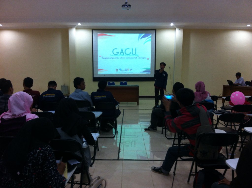 BEMUndip_Harkam's tweet photo. Pengenalan materi GACU oleh @BEMUndip_Harkam di Roadshow @BEMUndip_ ke FPP https://t.co/aYPifNaafC