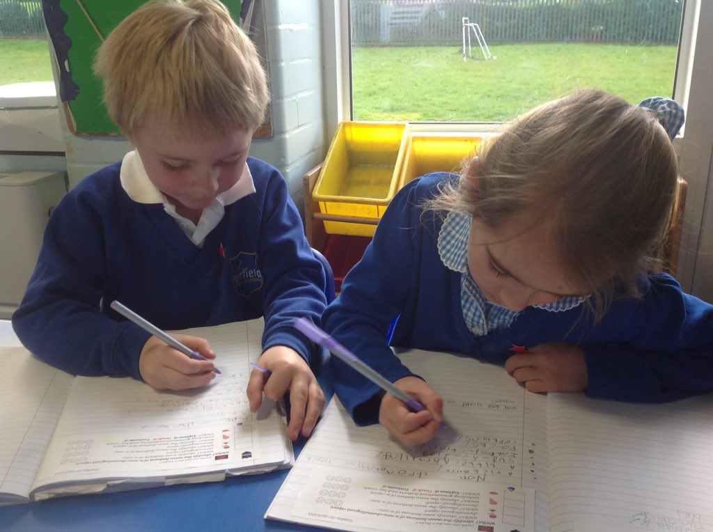 FairfieldRD's tweet photo. Mini teachers this morning, peer marking and supporting #masterybadges #redstar #teachit #greenstar #evaluateit https://t.co/m6XvIXEFqg