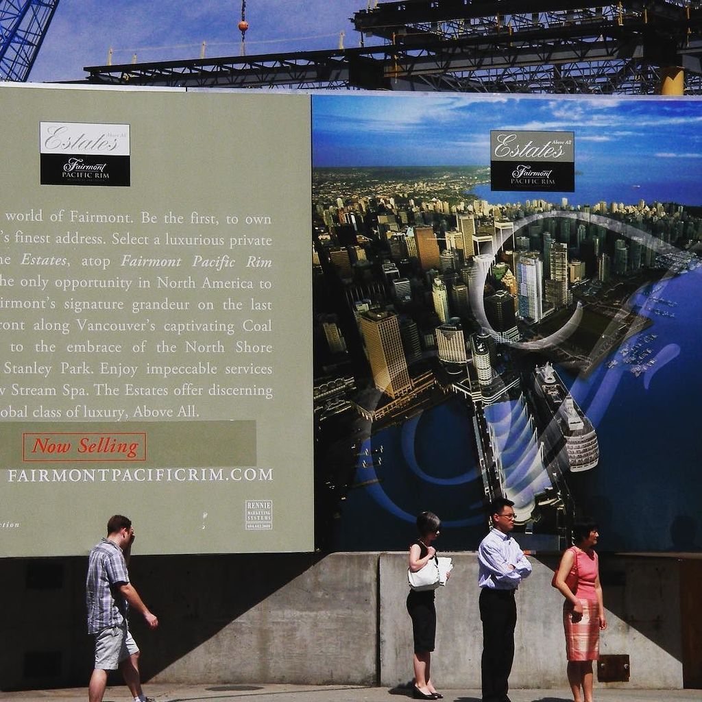 VANCITYsBEST's tweet image. Must see photo! Until the #Vancouver Olympic Games 2010 the #city was just a #construtionsite. #luxury #condominium…