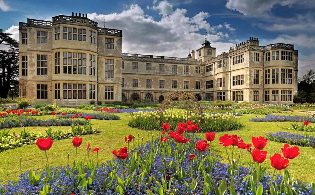 _playworkplay's tweet photo. Need ideas for bank holiday wkend? 50 best gardens to visit this spring @telegraphgardening https://t.co/6vLGl13aRn https://t.co/MRIsau1npA