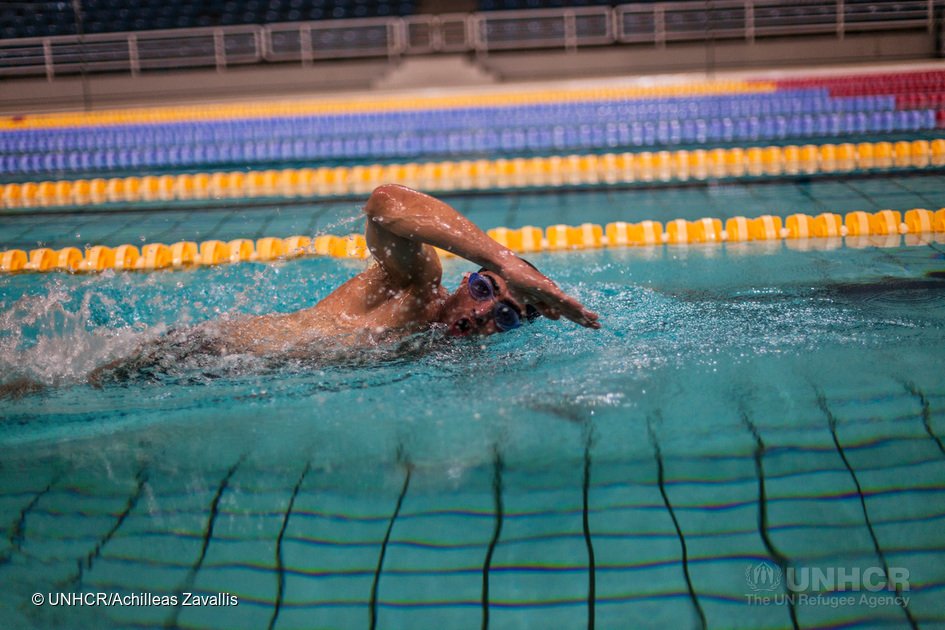 Refugees's tweet photo. He lost part of his leg in Syria, but today in Athens, Ibrahim will carry the @rio2016 torch https://t.co/5piD6OdolS https://t.co/7fD6xnUfnE