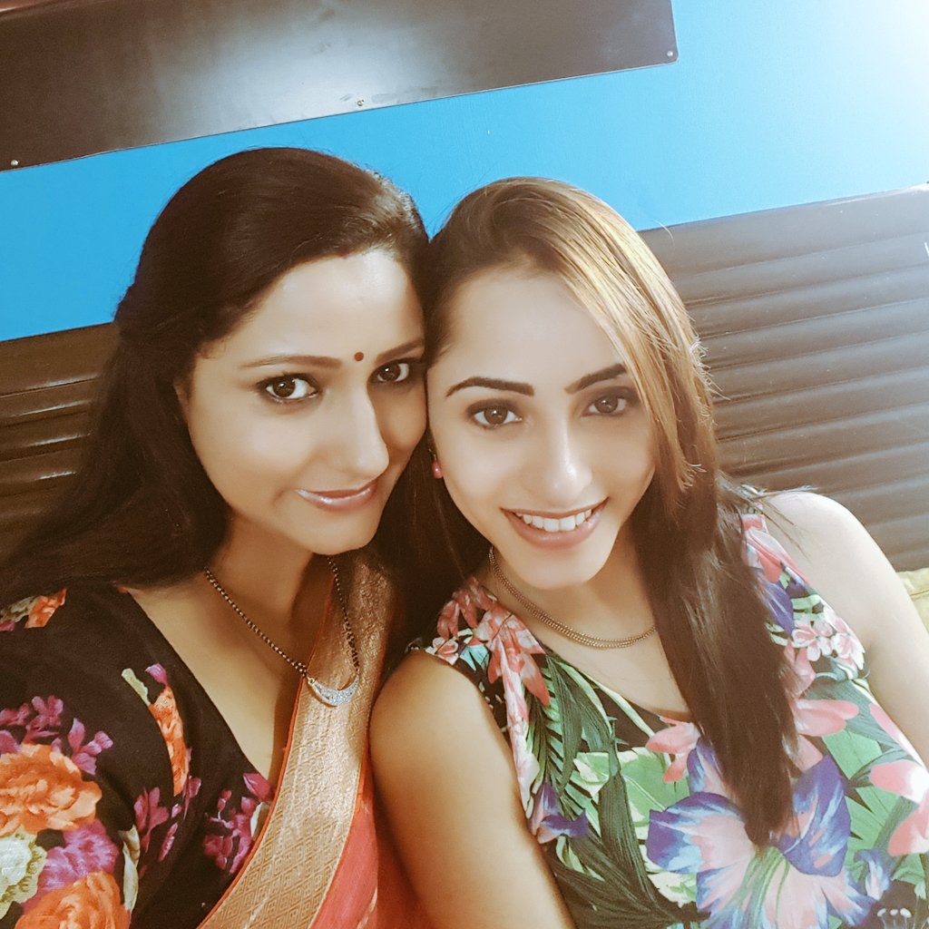 Maleekarghai's tweet image. #sumaweeeees #sumsmiles #setfun #menbaby #D4GetupNDance  😍😍😍💞💞💞