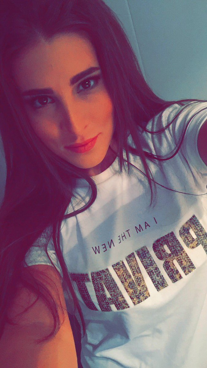 AlexaFerrari's tweet photo. Seguimos trabajando.. #TeEquivocaste #Honduras #Peru #AlexaFerrari @DavidZegarra22 #panteraZegarra @Privat_oficial https://t.co/H5Nx2ta21U