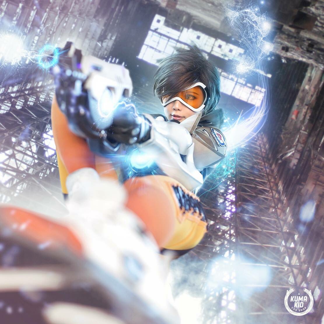 Here comes the Calvary! A little photoshop edit #tracer #overwatch #cosplay <a href="/PlayOverwatch/">Overwatch</a>