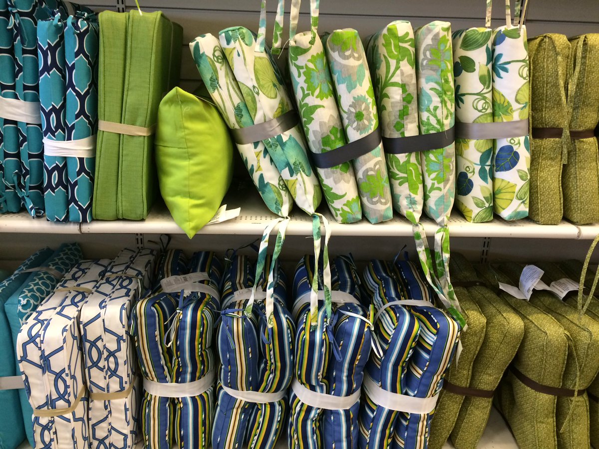 soniaryanMUA's tweet photo. Loving all the Spring colours at @HomeSense! #SpringIsHere https://t.co/PdzNDdmfIh