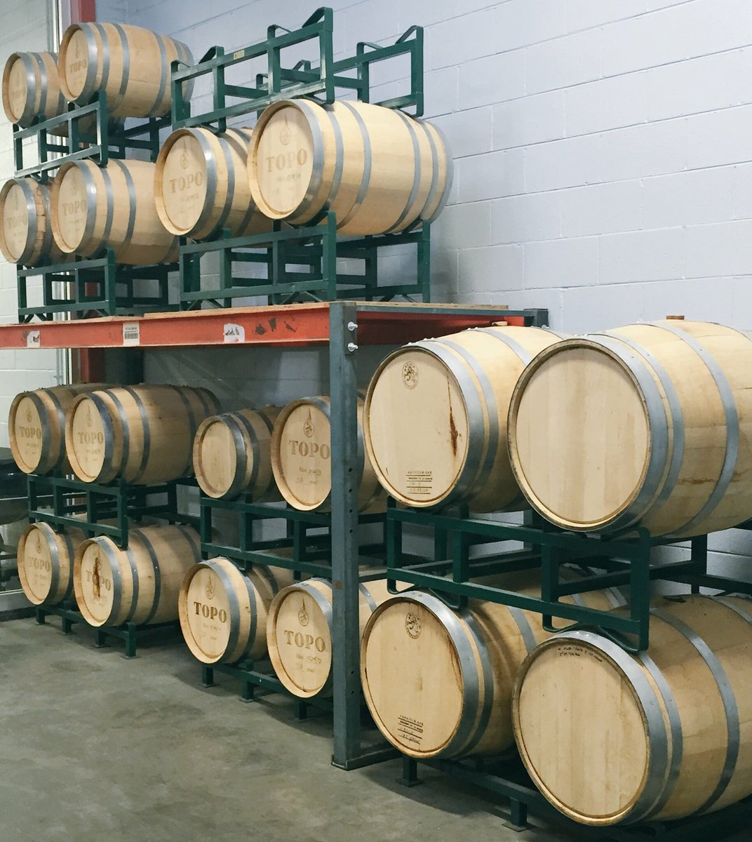 Rachel160A's tweet photo. .@TheTopoftheHill distillery supporting @NCAgriculture by sourcing all local ingredients! #buyNC https://t.co/uzml5tcz38