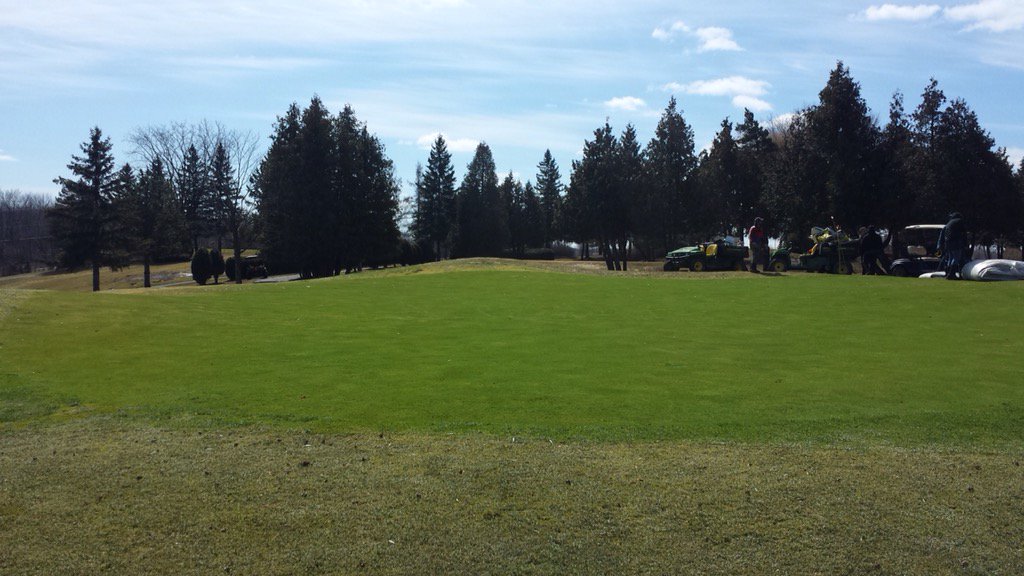 golfstfrancois's tweet photo. **OUVERTURE SAMEDI 16 AVRIL**
Les verts sont émeraudes ⛳️☀️
Parcours St-Francois seulement
On vous attends !! https://t.co/TV0uXPH4YE