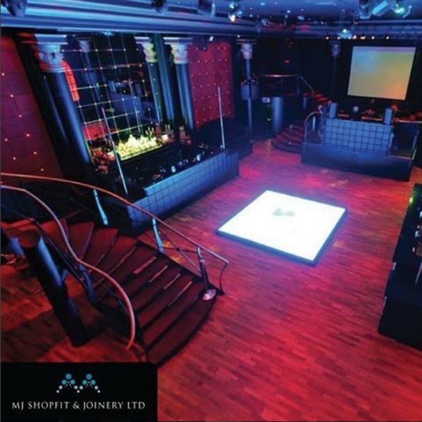 MJshopfitltd's tweet photo. Full fit out by #MJShopfit for @suede_nightclub #Manchester #Bespoke #Design #Suede https://t.co/5yL76sxjpg