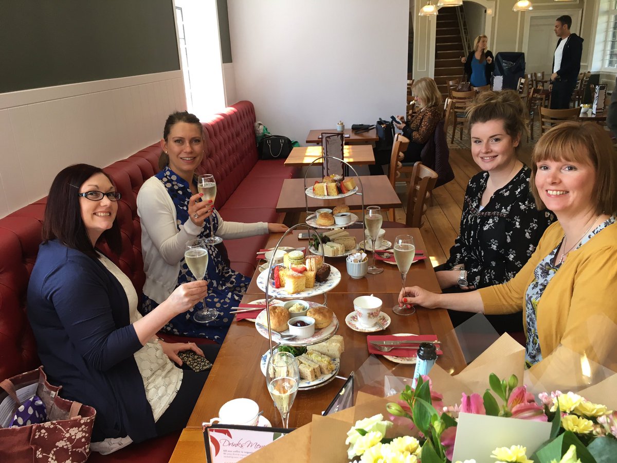 deankennett's tweet photo. Aww our lovely 'chants' out for afternoon tea @JustHospitality @Chanjones85 https://t.co/U8bKqB2iKb