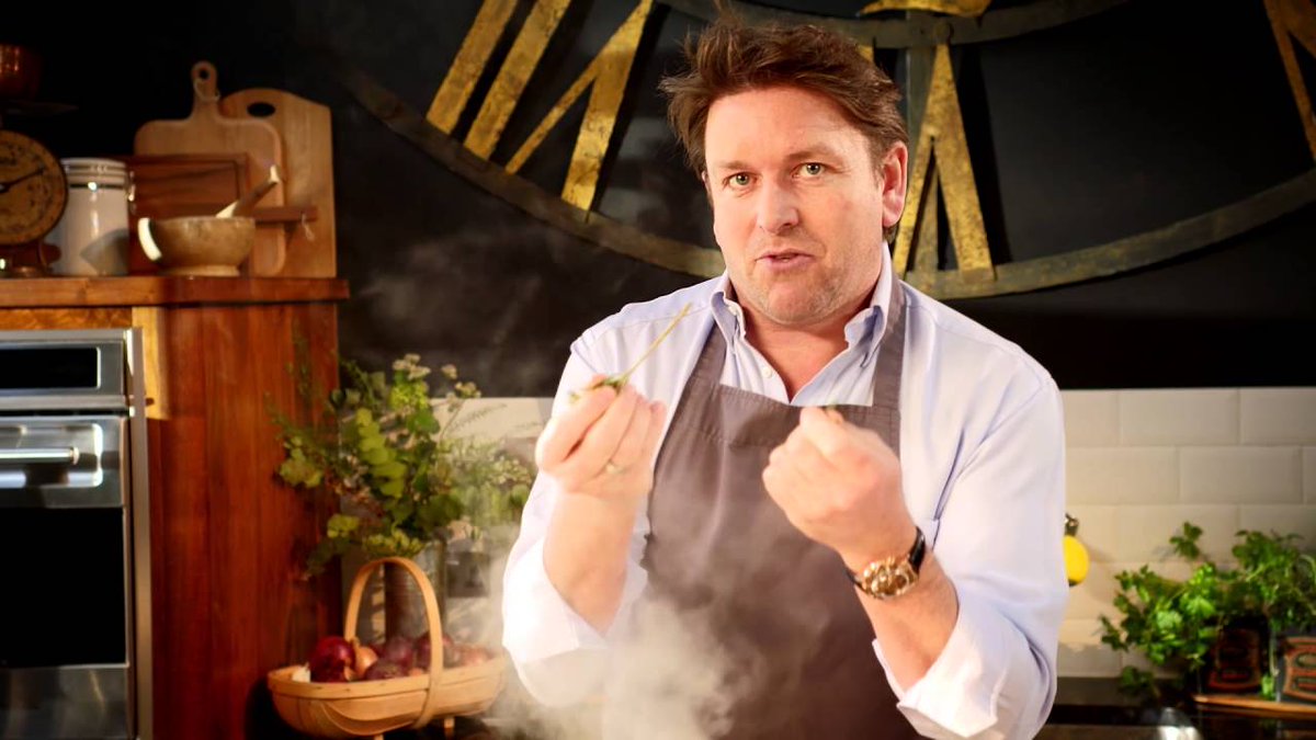 TCAirlinesUK's tweet photo. Great food at altitude from @jamesmartinchef https://t.co/lWlIM0ni6E https://t.co/ffqfafRO88