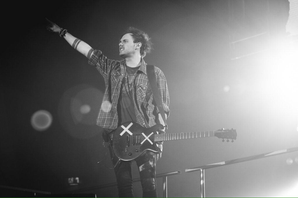 arisweeetener's tweet photo. Michael tell me about the lit beard you've grown https://t.co/Q6T4iptKPm