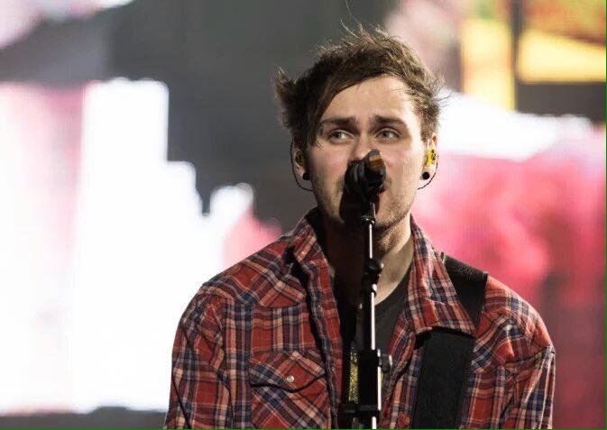 arisweeetener's tweet photo. Michael tell me about the lit beard you've grown https://t.co/Q6T4iptKPm