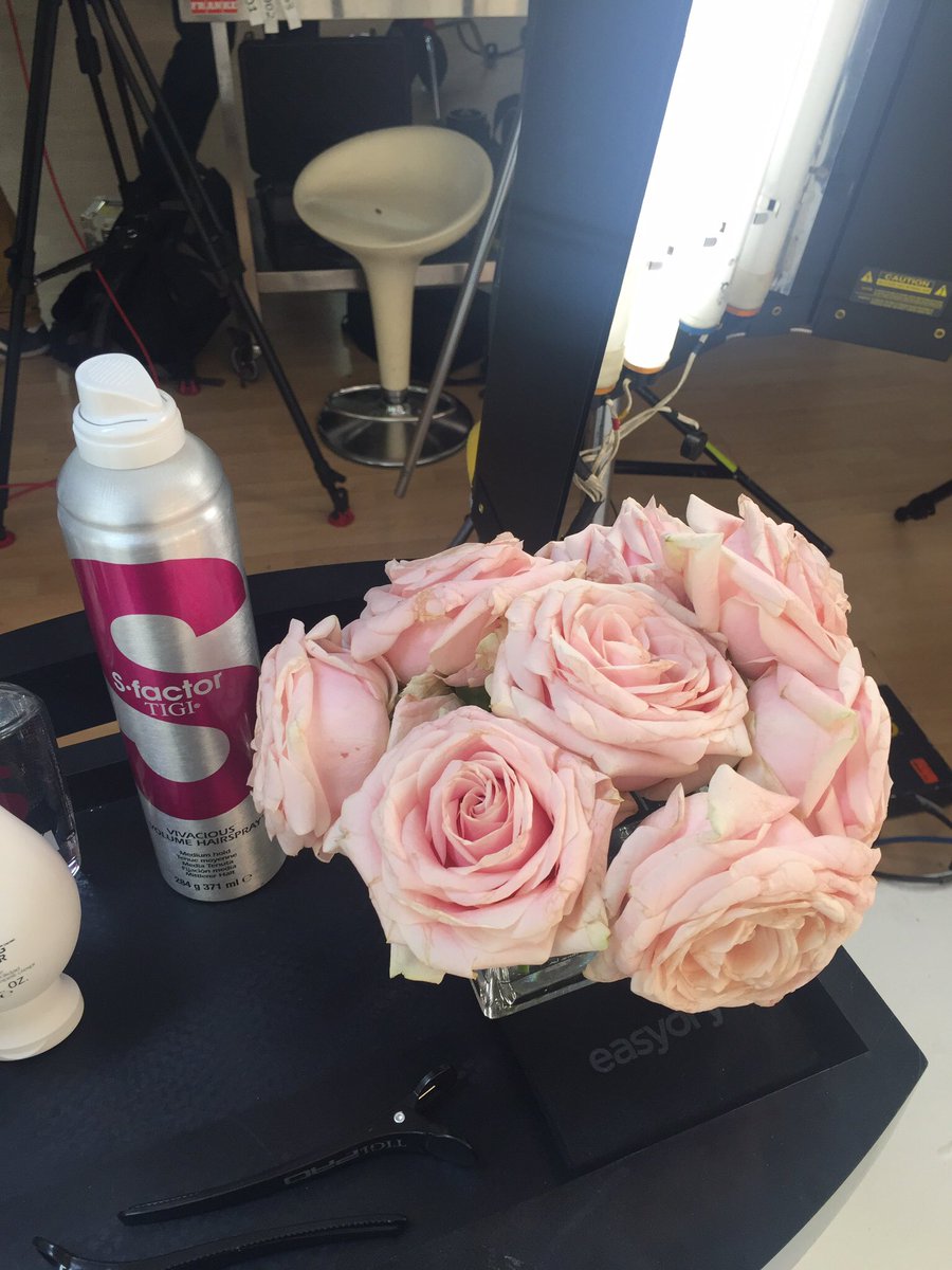 TIGIPro's tweet photo. Great day at #BedHeadStudio #shoot #glam #hair #hairstyles #bedheadstudio 💖💖💖 https://t.co/YziXqVTQqZ