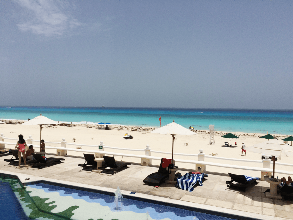 Amazing_exp's tweet photo. Cancún, viaja barato https://t.co/CwQpqekdlT https://t.co/OsASvahfDa