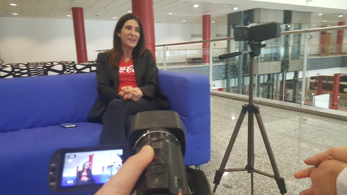Entrevista compartida sin recelos infantiles entre 2 medios de #marketing diferentes, a Esther Morillas <a href="/CocaCola_es/">Coca-Cola España</a>