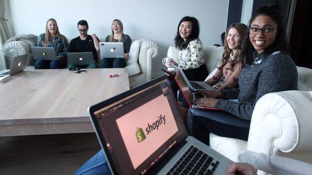 Shopify acquires messaging app Kit CRM to help businesses with online marketing fw.to/MucSobl