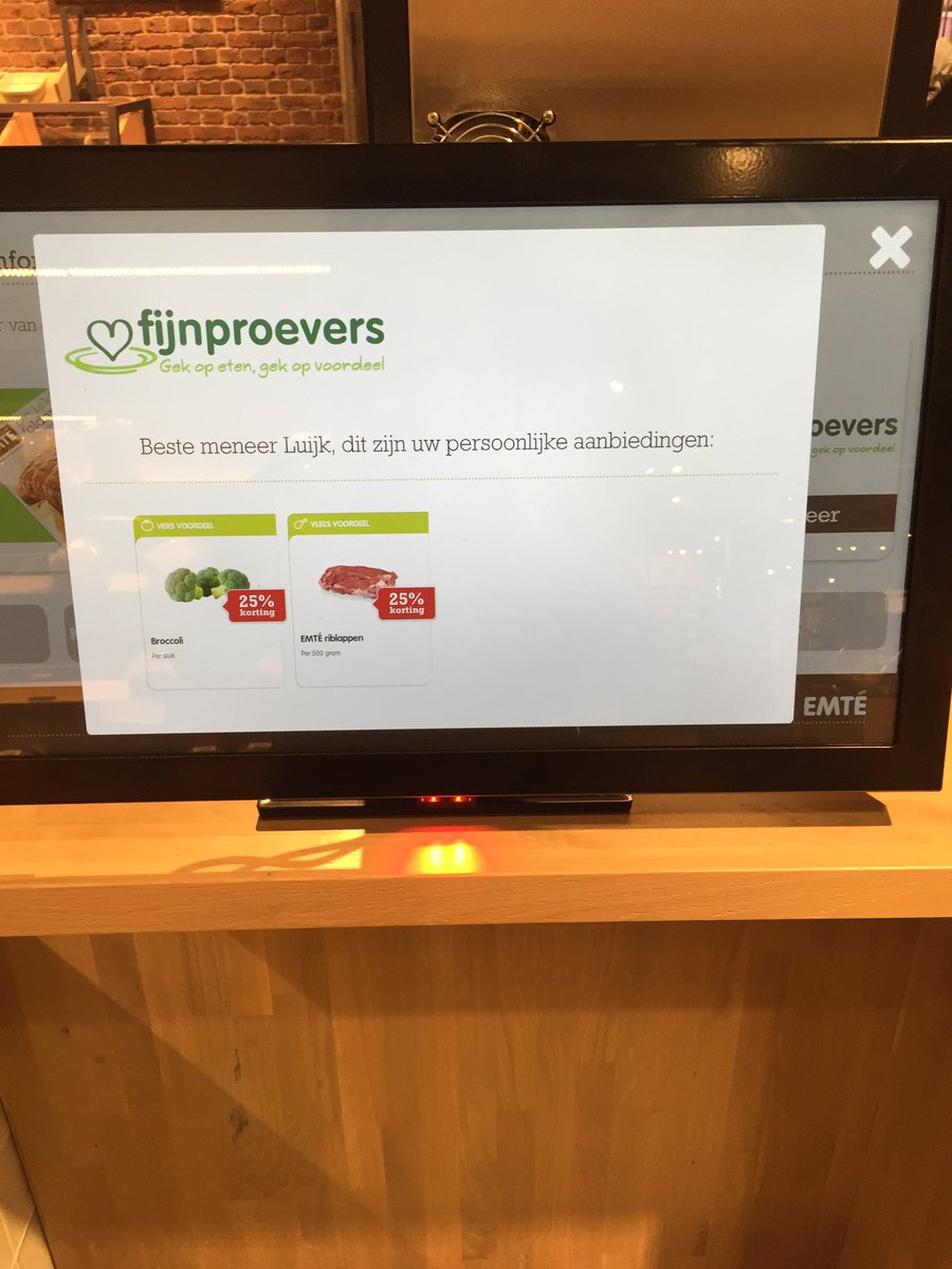 maartenluijk's tweet photo. Toch wel gaaf om mijn persoonlijke aanbiedingen in de winkel te zien! #hetwerkt https://t.co/CXJJzTJrdS