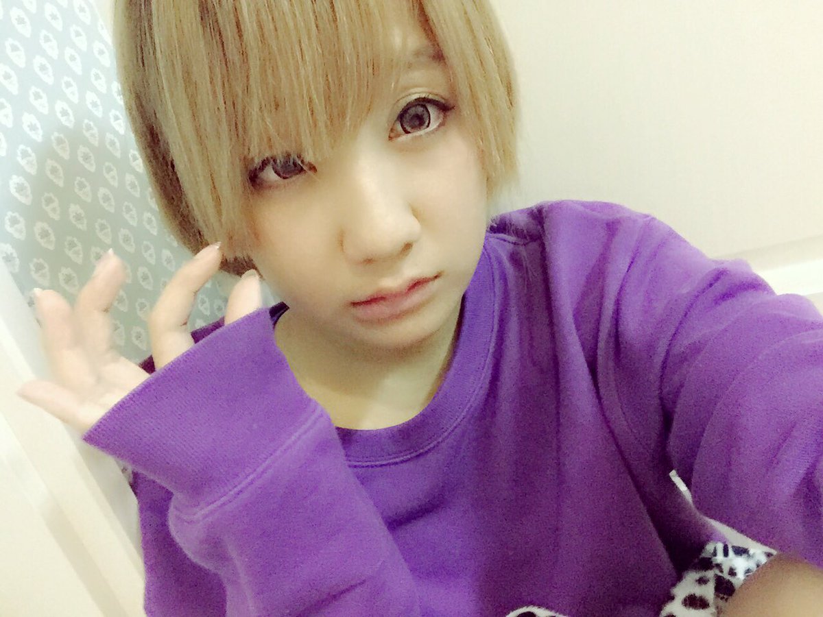 前髪切りすぎた系女子 前髪切りすぎた系女子