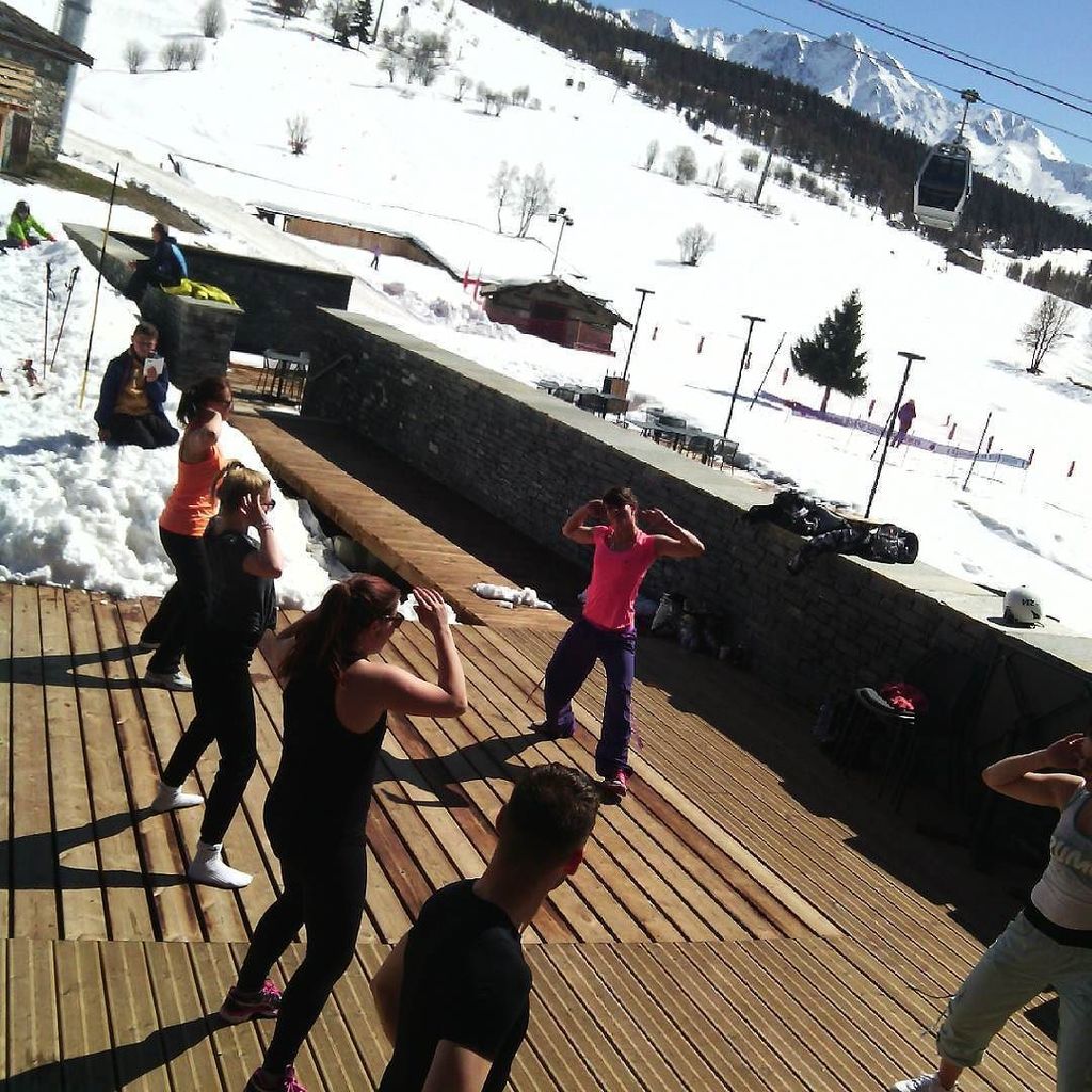 MontagneJadore's tweet photo. Mille8 j'adore #lesarcs #mille8 #paradiski #cardiodance #zumba by mille8anim https://t.co/eEBPugjHTA