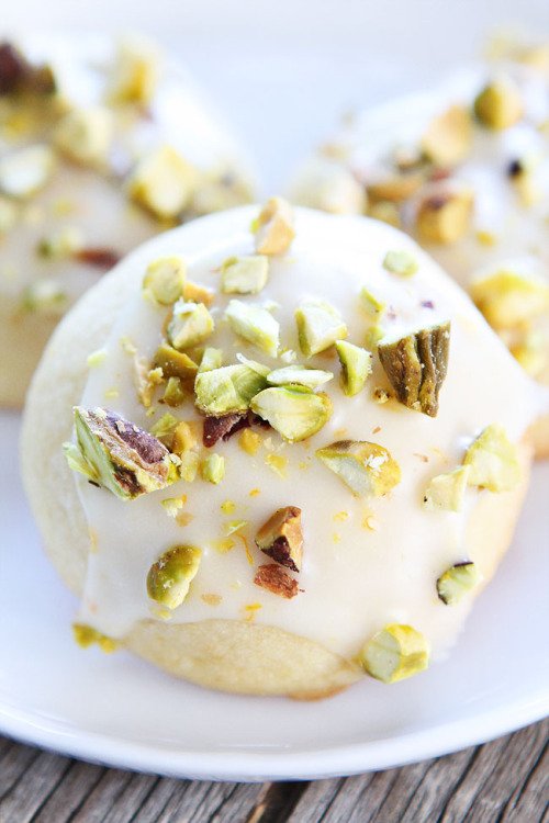 AwwTexts's tweet photo. Orange pistachio cookies https://t.co/quDq6FgTST