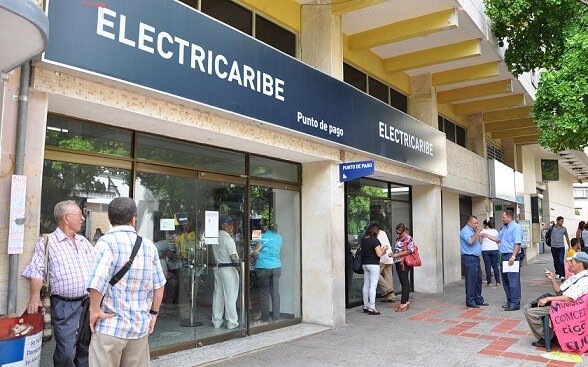 ElActaDiurna's tweet photo. Superservicios exige mejora en atención a usuarios de @ElectricaribeSA https://t.co/dqu9IdMCQh #FelizJueves https://t.co/XuIm9HTBDD