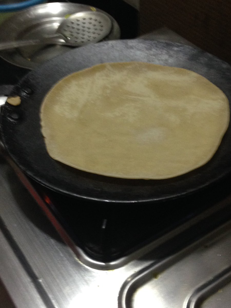 kunfoodapp's tweet photo. The local & tradicional Home made #Chapati this kind of bread is served as complement daily food #IndiaLifeisGood https://t.co/HCibpc7QDN