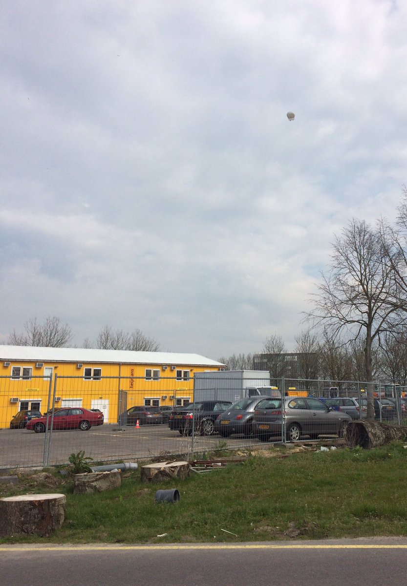 Vandaag fotografeerden we voor <a href="/heijmansnl/">Heijmans</a> OBSP Leiden vanuit de lucht! Dat stipje is de ballon ja! #luchtfotografie