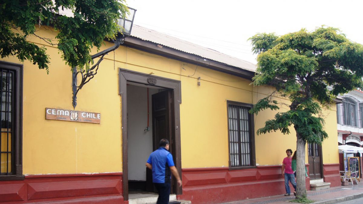 T13's tweet photo. Tasación de inmuebles traspasados a Cema Chile equivalen a recaudación de tres teletones » https://t.co/piC5eZ1PrB https://t.co/nvRF4cGjgv