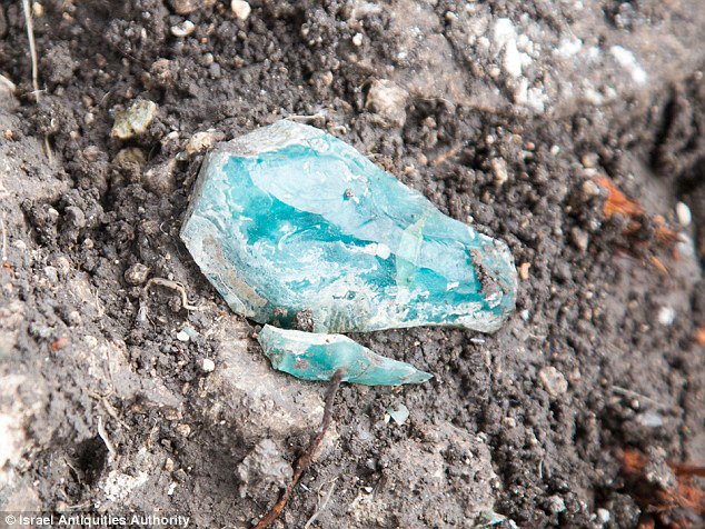 IntersealSW's tweet image. Ancient pale green 'Judean' glassworks discovered in Israel! ow.ly/10wQO0