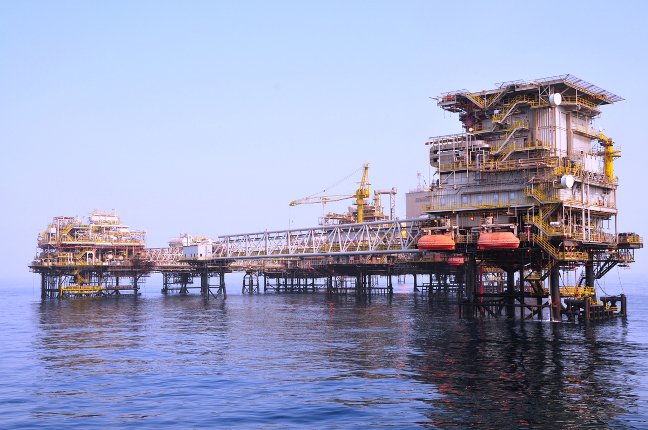 Qatar's #oil production freeze letter to Norway reveals Doha deal logic. Details: worldoil.com/news/2016/4/14…
Image: QP.