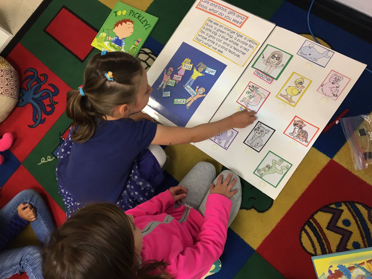 k12_ELA's tweet photo. #teamworkmakesthedreamwork #sequencinginK @HillsideES #howl4thehuskies https://t.co/Am8i2BDdCx