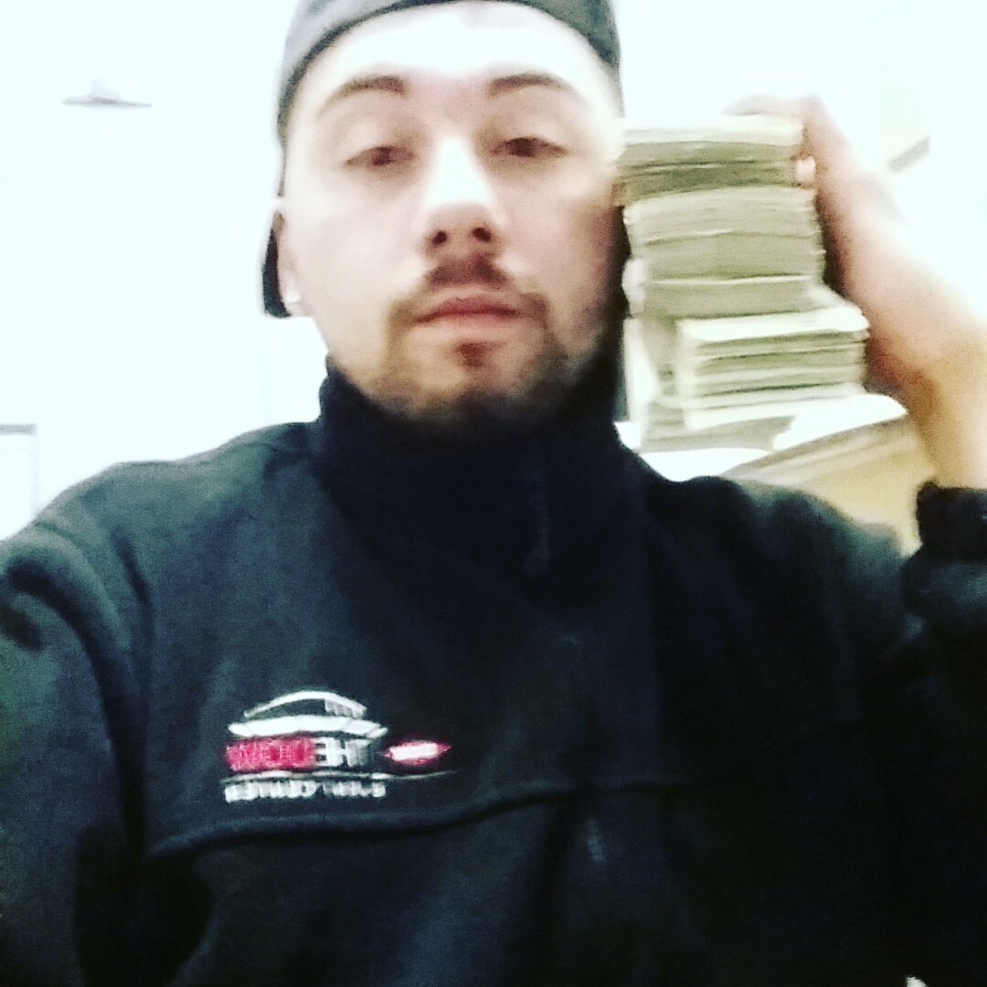 CatchBackUp__'s tweet image. Who can I spend it on